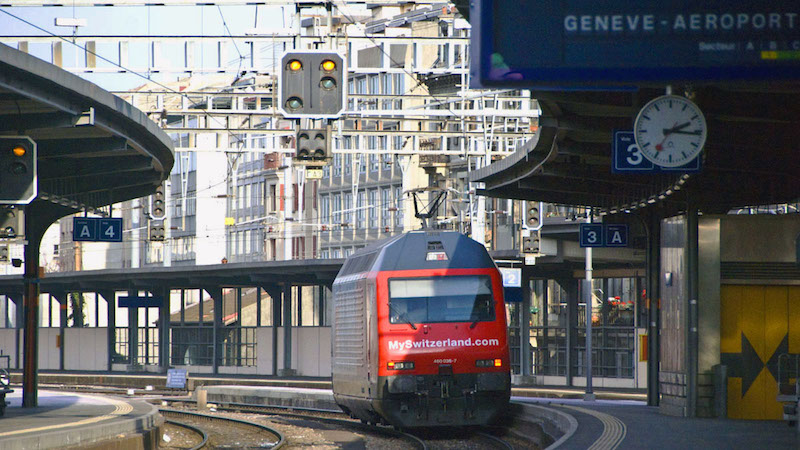 Поезд из Женевы в сторону Куршевель