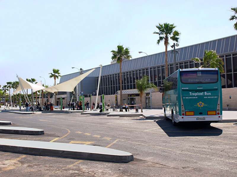Автобусная остановка возле Южного аэропорта Тенерифе