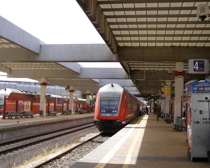 Центральная железнодорожная станция в Тель-Авиве
